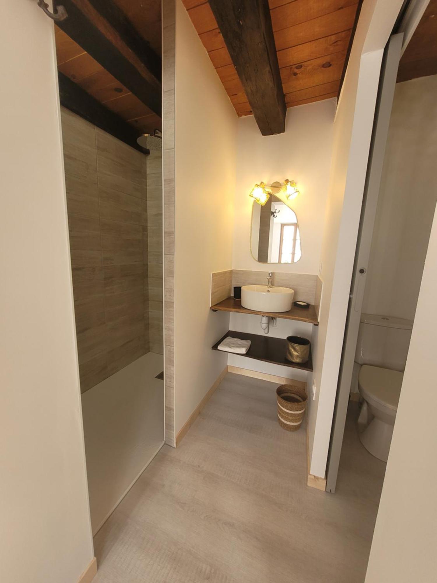 Lekker Slaap Hotel Parthenay Bagian luar foto