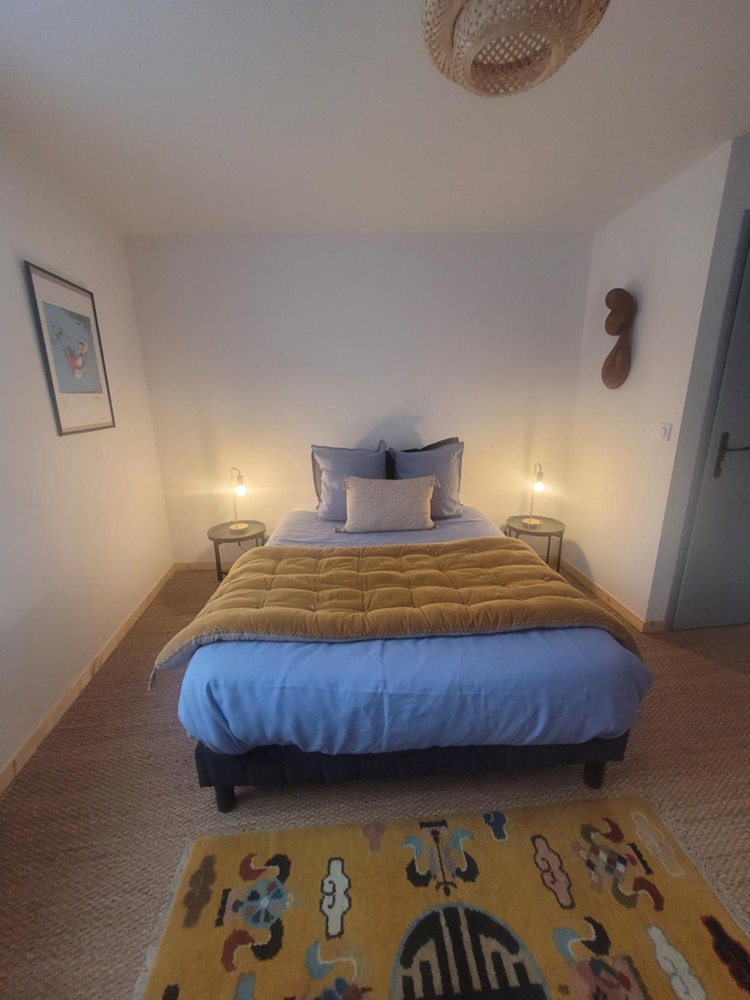 Lekker Slaap Hotel Parthenay Bagian luar foto