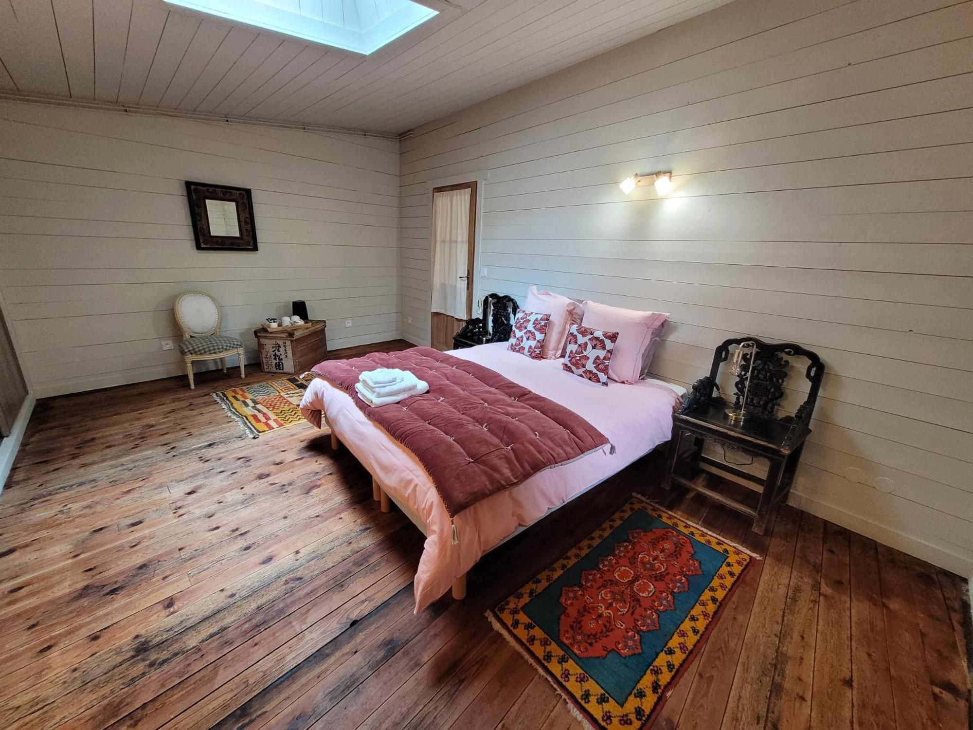 Lekker Slaap Hotel Parthenay Bagian luar foto
