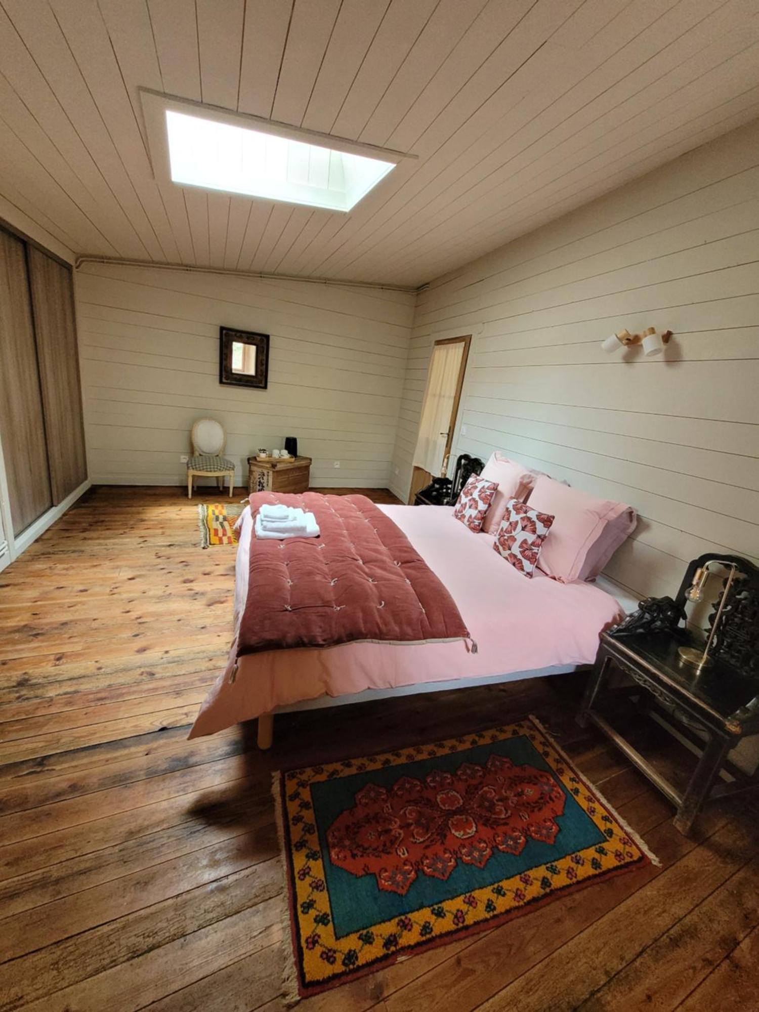 Lekker Slaap Hotel Parthenay Bagian luar foto